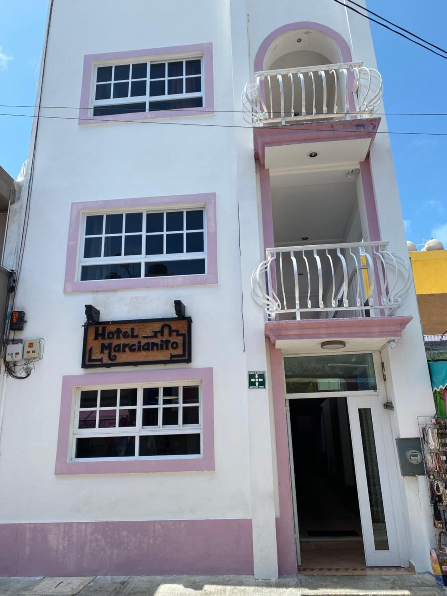 Hotel Marcianito Isla Mujeres Dış mekan fotoğraf